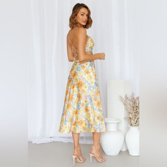 Hello Molly Sunlight Snaps Floral Midi Dress in Yellow Orange Flowers M NWOT - Picture 2 of 12